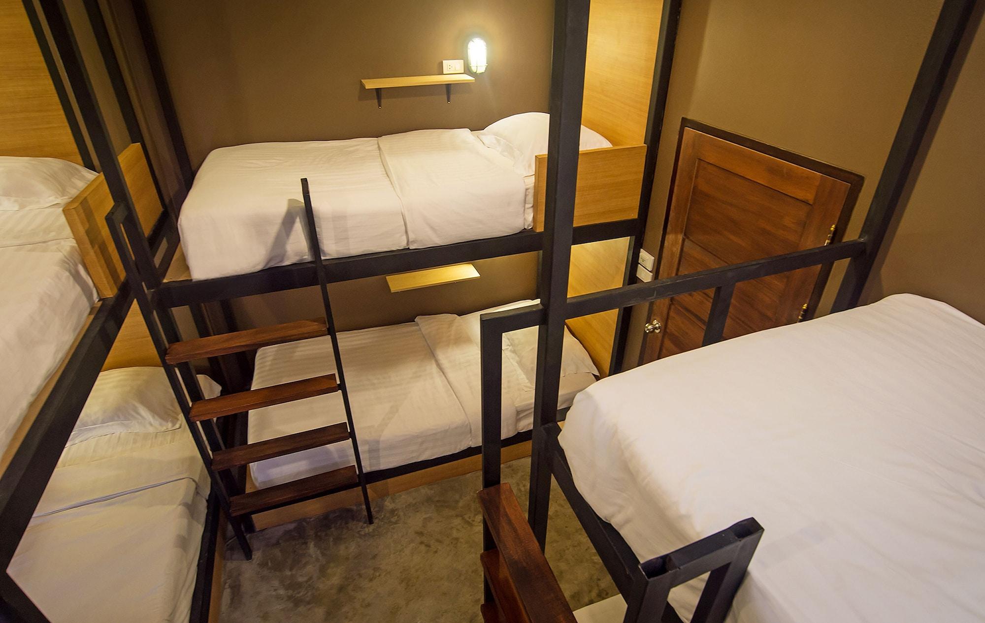 Srisuksant Square Hostel Krabi town Εξωτερικό φωτογραφία