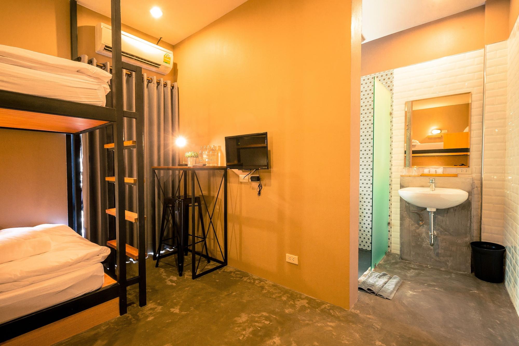 Srisuksant Square Hostel Krabi town Εξωτερικό φωτογραφία